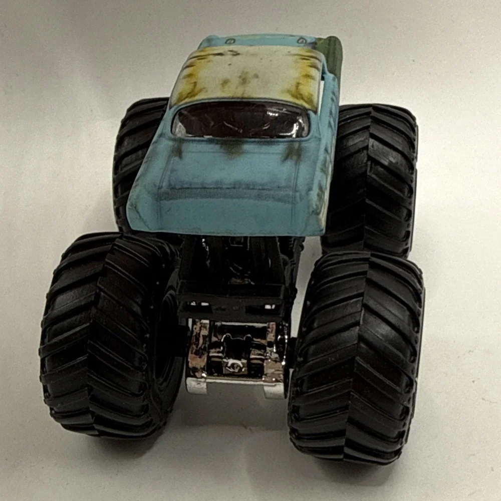 Hot Wheels Monster Jam Trucks Avenger Lot Off-Road 1/64 Purple / Blue Chevy Rare